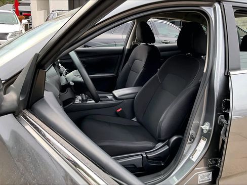 Used 2024 Nissan Sentra S image 7