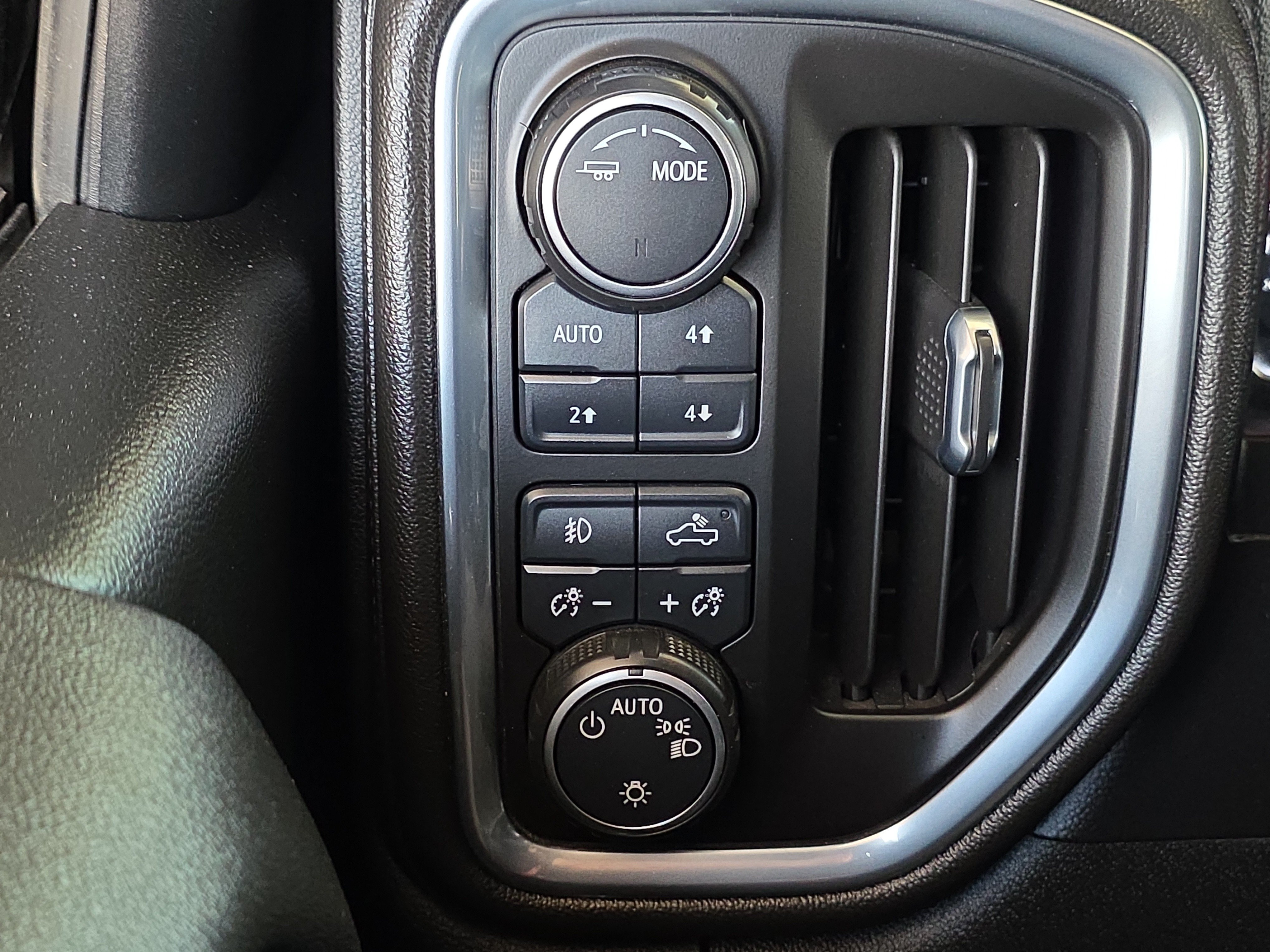 Used 2020 Chevrolet Silverado 1500 LT Trail Boss AWD/4WD image 25