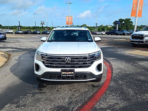 Used 2024 Volkswagen Atlas SEL AWD/4WD image 2