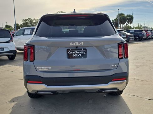 New 2026 Kia Sorento S AWD/4WD image 7