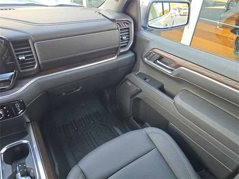 New 2026 GMC Sierra 1500 SLT image 14