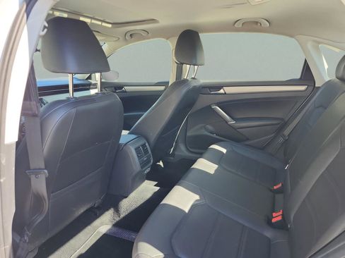 Used 2022 Volkswagen Passat 2.0T SE image 15