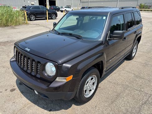 Used 2014 Jeep Patriot Sport w/ Power Value Group AWD/4WD image 7