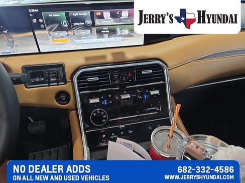 Used 2025 Nissan Armada Platinum Reserve RWD image 13