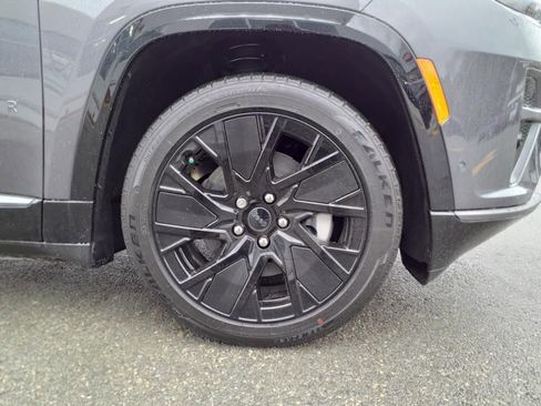 New 2025 Jeep Wagoneer S Launch Edition image 3