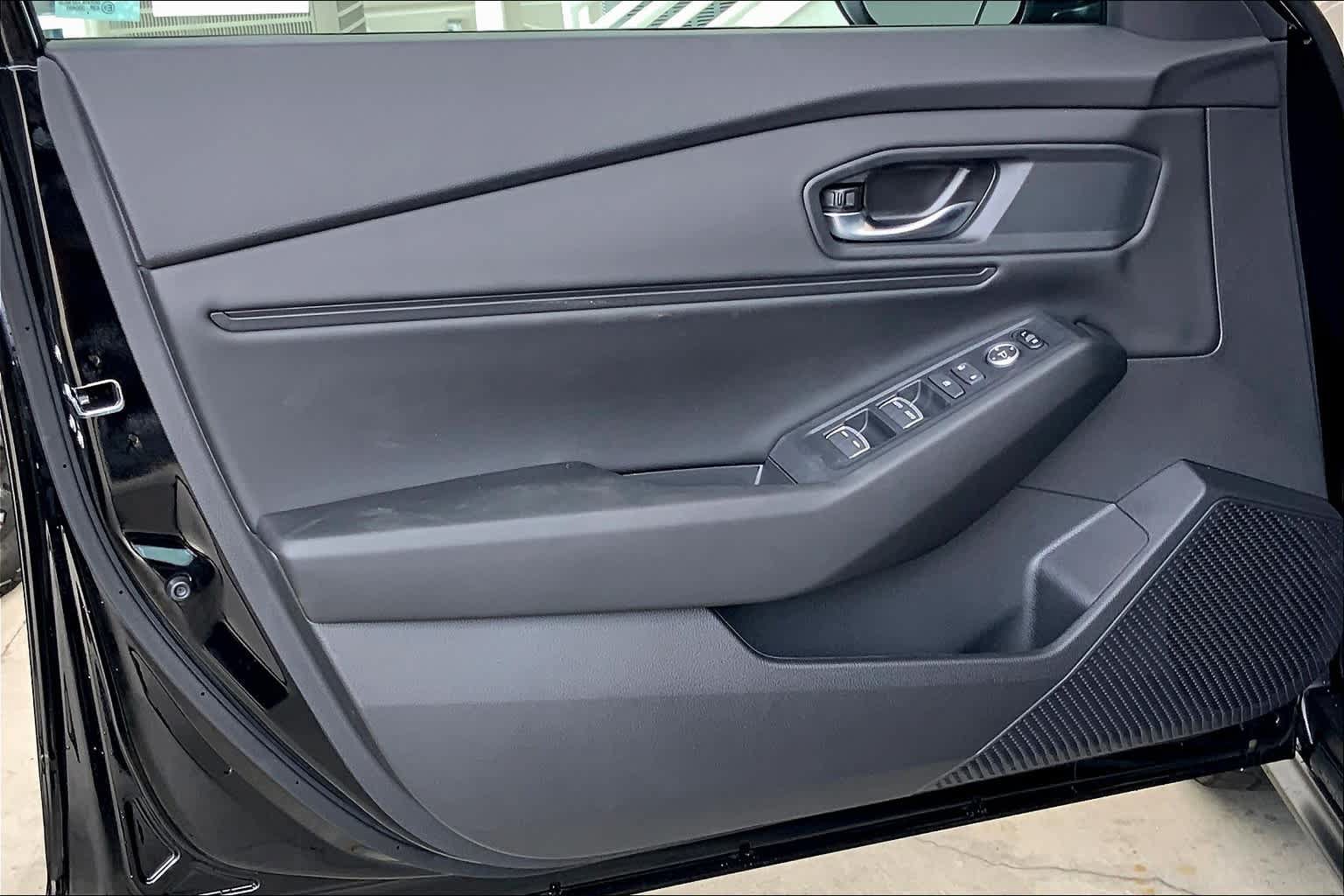 Used 2025 Honda Accord SE image 10