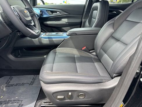 Used 2025 Chevrolet Equinox EV LT w/ Convenience Package FWD image 10
