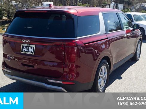 Used 2024 Kia Carnival LX FWD image 5