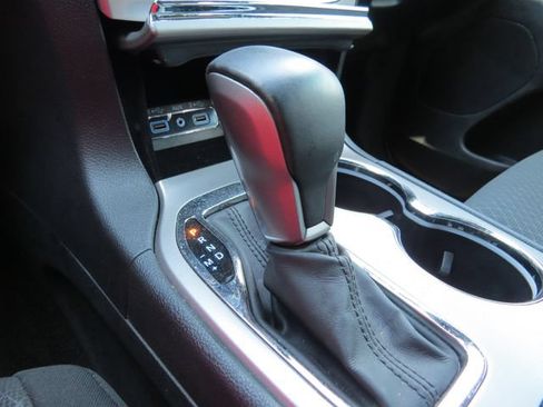 Used 2019 Jeep Grand Cherokee Laredo AWD/4WD image 18
