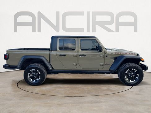 Used 2020 Jeep Gladiator Rubicon AWD/4WD image 13