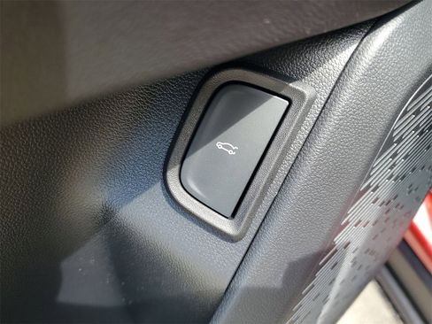 New 2026 Chevrolet Equinox LT w/ Convenience Package II image 16