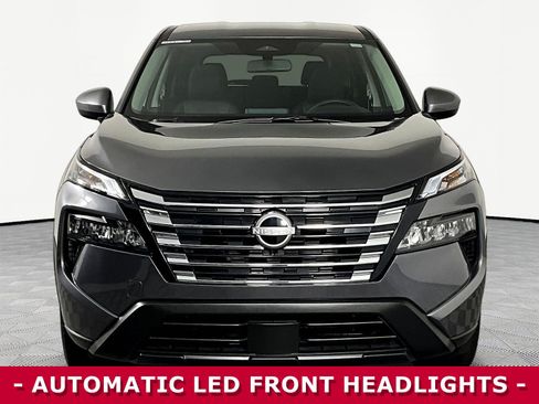 Certified 2026 Nissan Rogue SV AWD/4WD image 2