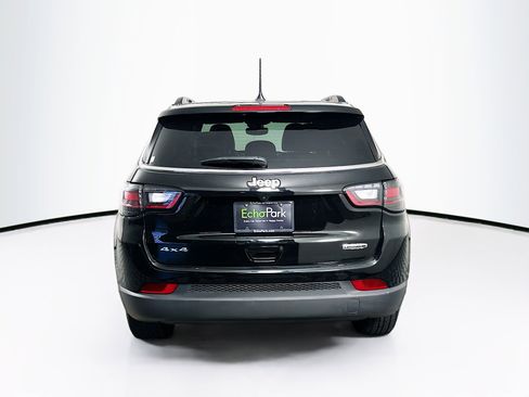 Used 2023 Jeep Compass Latitude w/ Sun and Sound Group AWD/4WD image 7