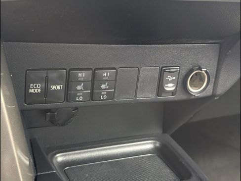 Used 2013 Toyota RAV4 Limited image 16