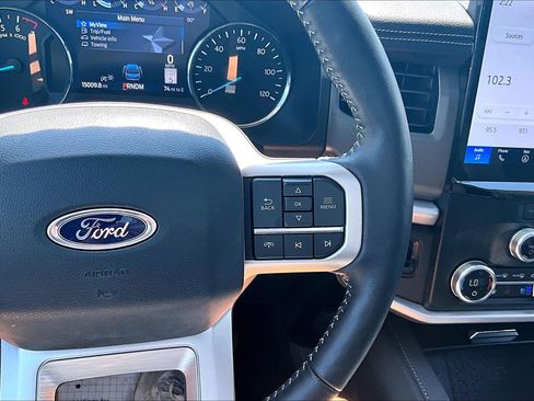 Used 2024 Ford Expedition XLT RWD image 24