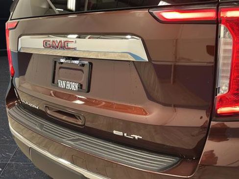 Used 2022 GMC Yukon XL SLT w/ SLT Premium Package AWD/4WD image 42