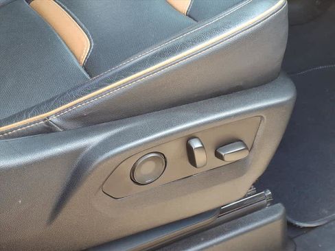 Used 2022 GMC Yukon AT4 w/ AT4 Premium Plus Package image 8