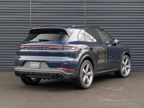 New 2026 Porsche Cayenne image 8