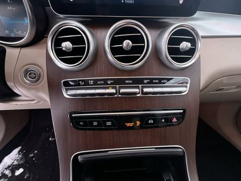 Used 2022 Mercedes-Benz GLC 300 4MATIC image 19