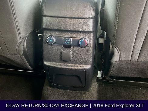 Used 2018 Ford Explorer XLT image 28