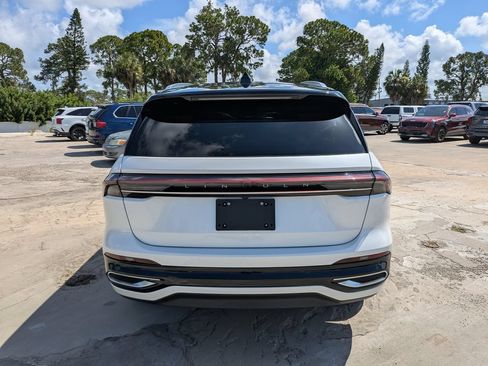 Used 2025 Lincoln Nautilus Reserve AWD/4WD image 7