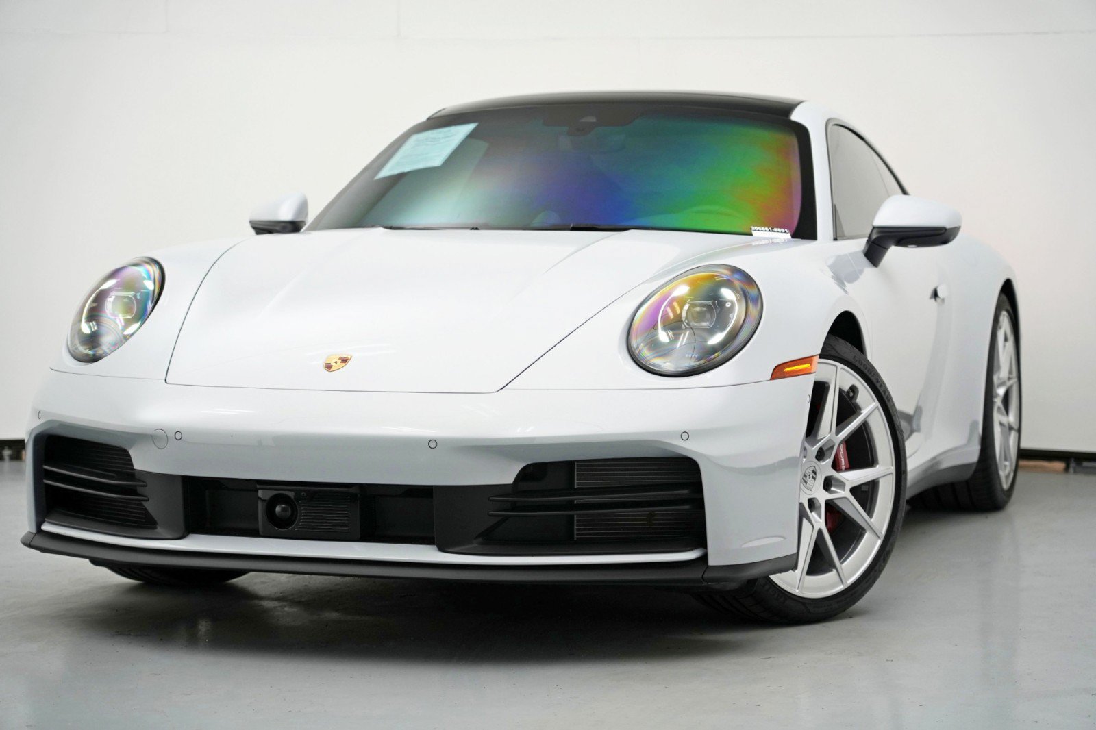 Used 2025 Porsche 911 Carrera RWD image 3