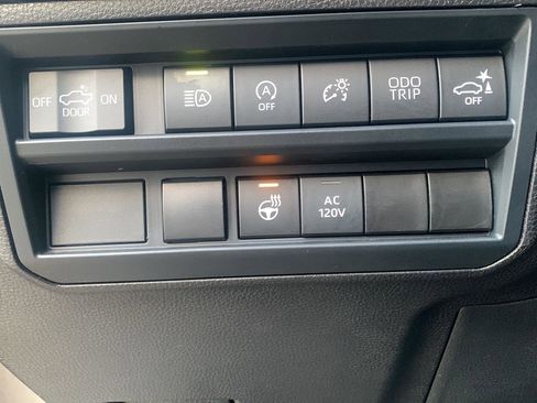 Used 2024 Toyota Tundra Limited image 10