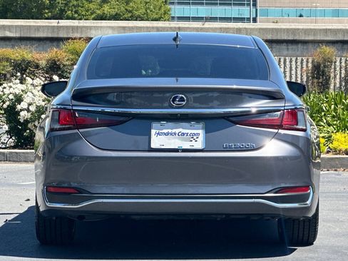 Used 2019 Lexus ES 300h FWD image 6