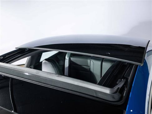 Certified 2025 Porsche 911 Carrera image 17