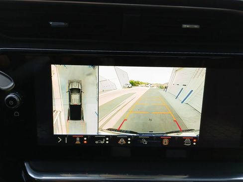 Used 2024 GMC Sierra 3500 Denali Ultimate AWD/4WD image 15
