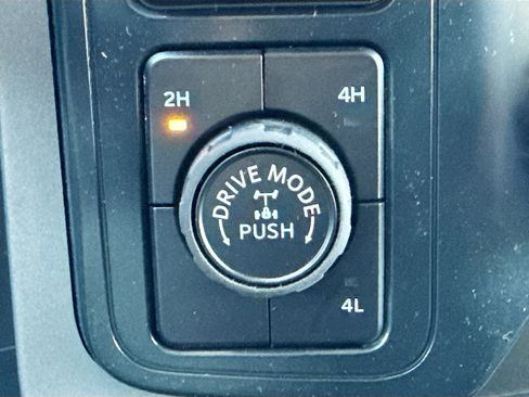 New 2025 Ford F150 XLT w/ Equipment Group 302A MID image 11