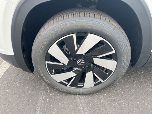 New 2026 Volkswagen Atlas Cross Sport SE image 7
