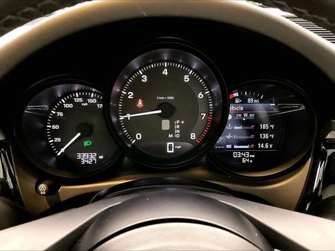 Used 2022 Porsche Macan w/ Premium Package Plus image 26