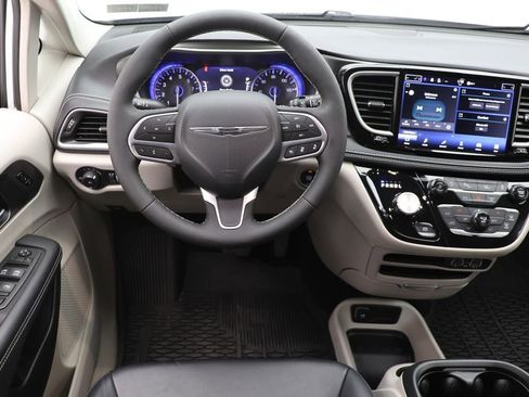 Used 2024 Chrysler Pacifica Touring-L w/ Road Tripper Package FWD image 14
