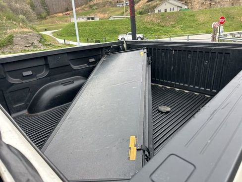 Used 2014 GMC Sierra 1500 SLT w/ SLT Crew Cab Value Package image 19