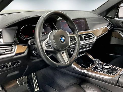 Used 2020 BMW X5 M50i w/ Premium Package image 18