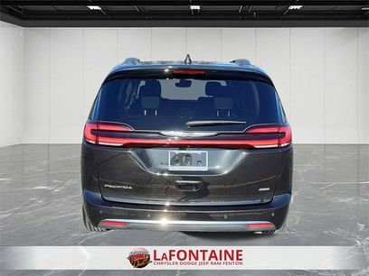 Certified 2021 Chrysler Pacifica Touring-L