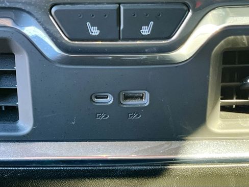 Used 2025 Chevrolet Silverado 1500 LTZ AWD/4WD image 26