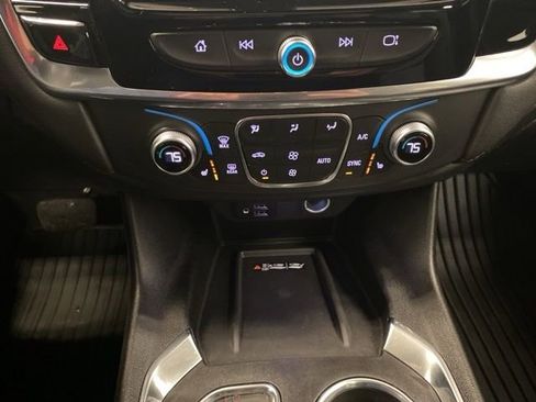 Used 2023 Chevrolet Traverse RS AWD/4WD image 15