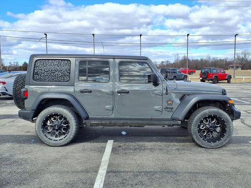Used 2019 Jeep Wrangler Unlimited Sport S image 8