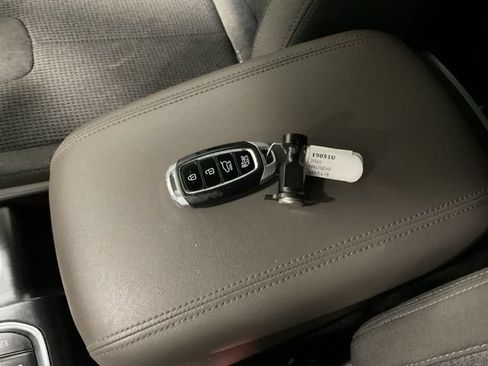 Used 2020 Hyundai Santa Fe SEL w/ Convenience Package AWD/4WD image 28