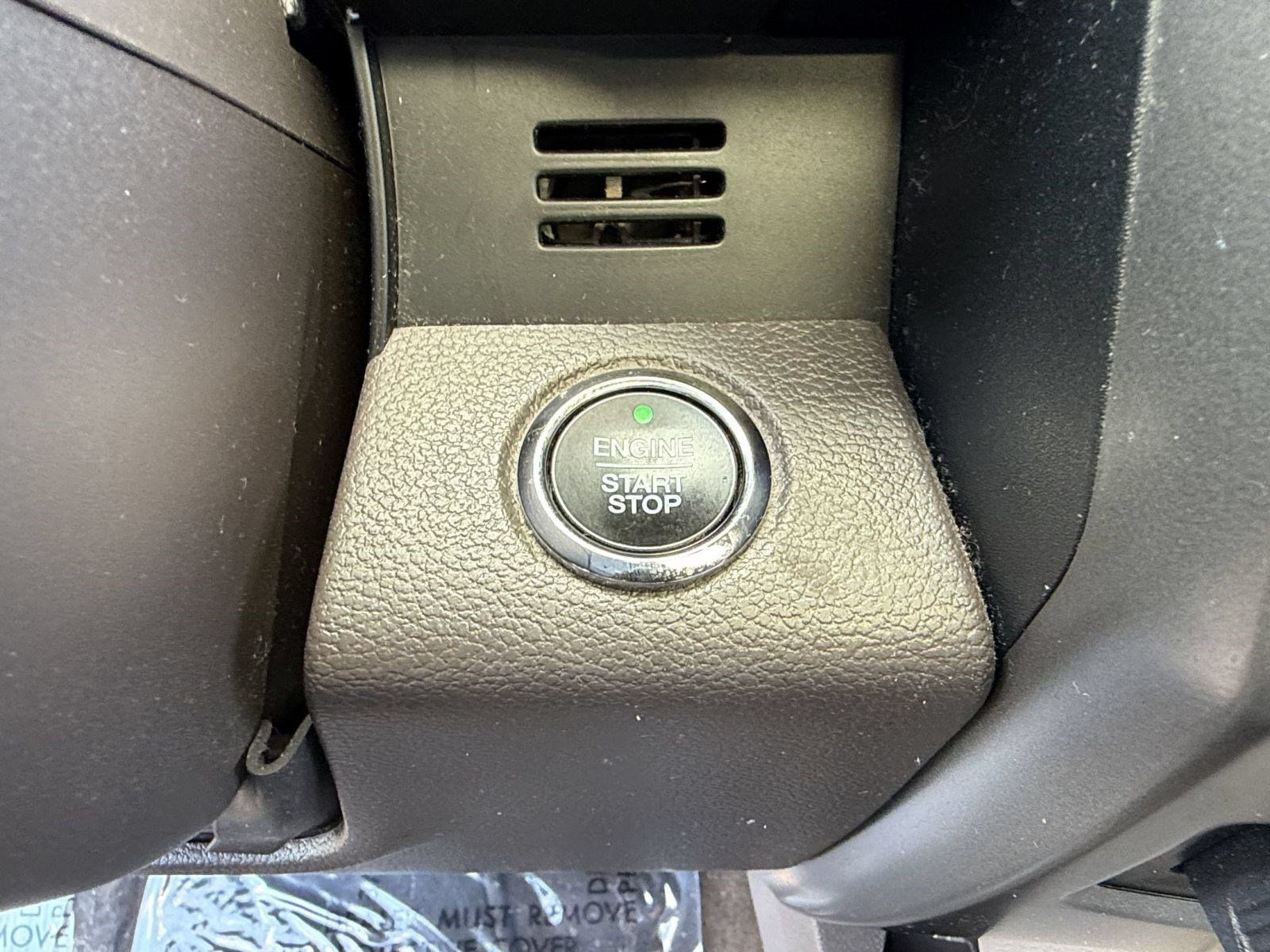 Used 2020 Ford Expedition XLT w/ Equipment Group 202A AWD/4WD image 16