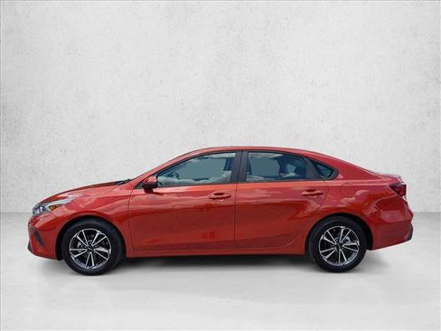 Used 2022 Kia Forte LXS w/ LXS Technology Package FWD image 9