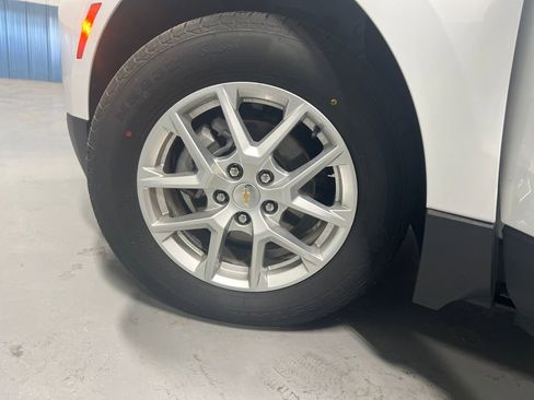 Used 2024 Chevrolet Equinox LT image 27