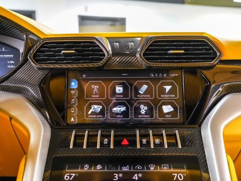 Used 2021 Lamborghini Urus AWD/4WD image 17