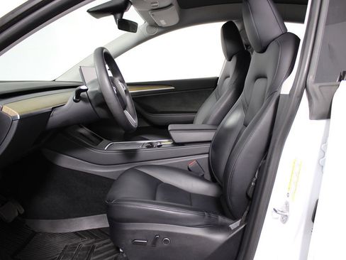Used 2023 Tesla Model Y Long Range image 8