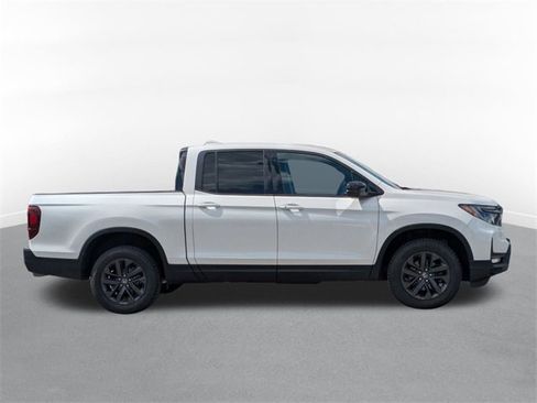 Used 2023 Honda Ridgeline Sport image 2