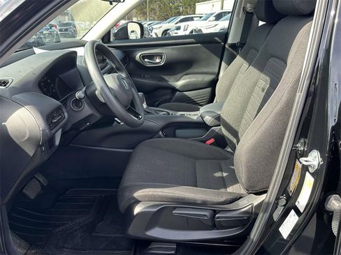 Certified 2025 Honda HR-V LX image 4