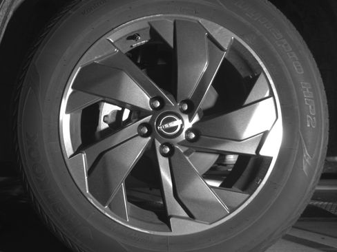 Used 2025 Nissan Rogue SV image 12