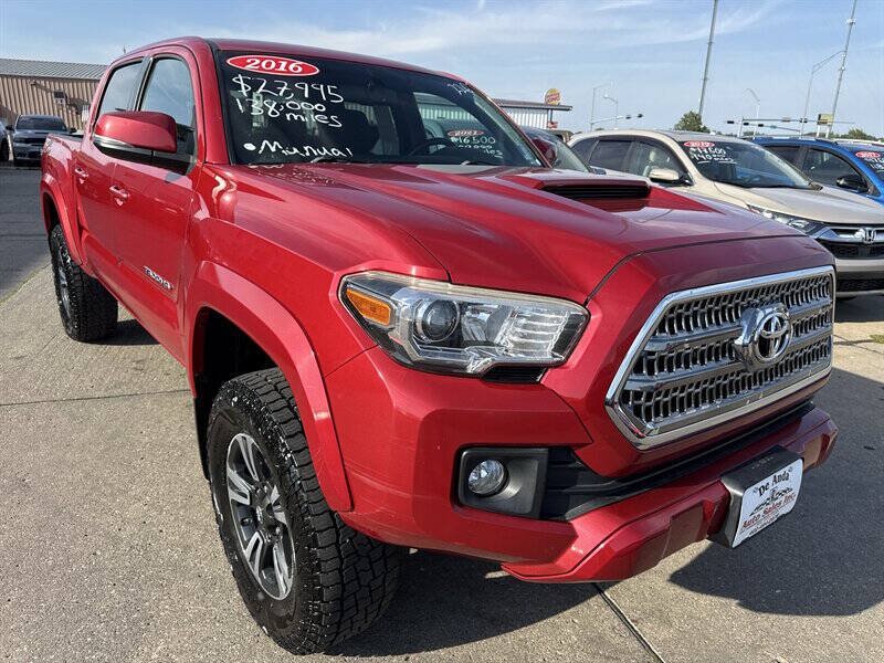 Used 2016 Toyota Tacoma TRD Sport w/ Towing Package AWD/4WD image 11